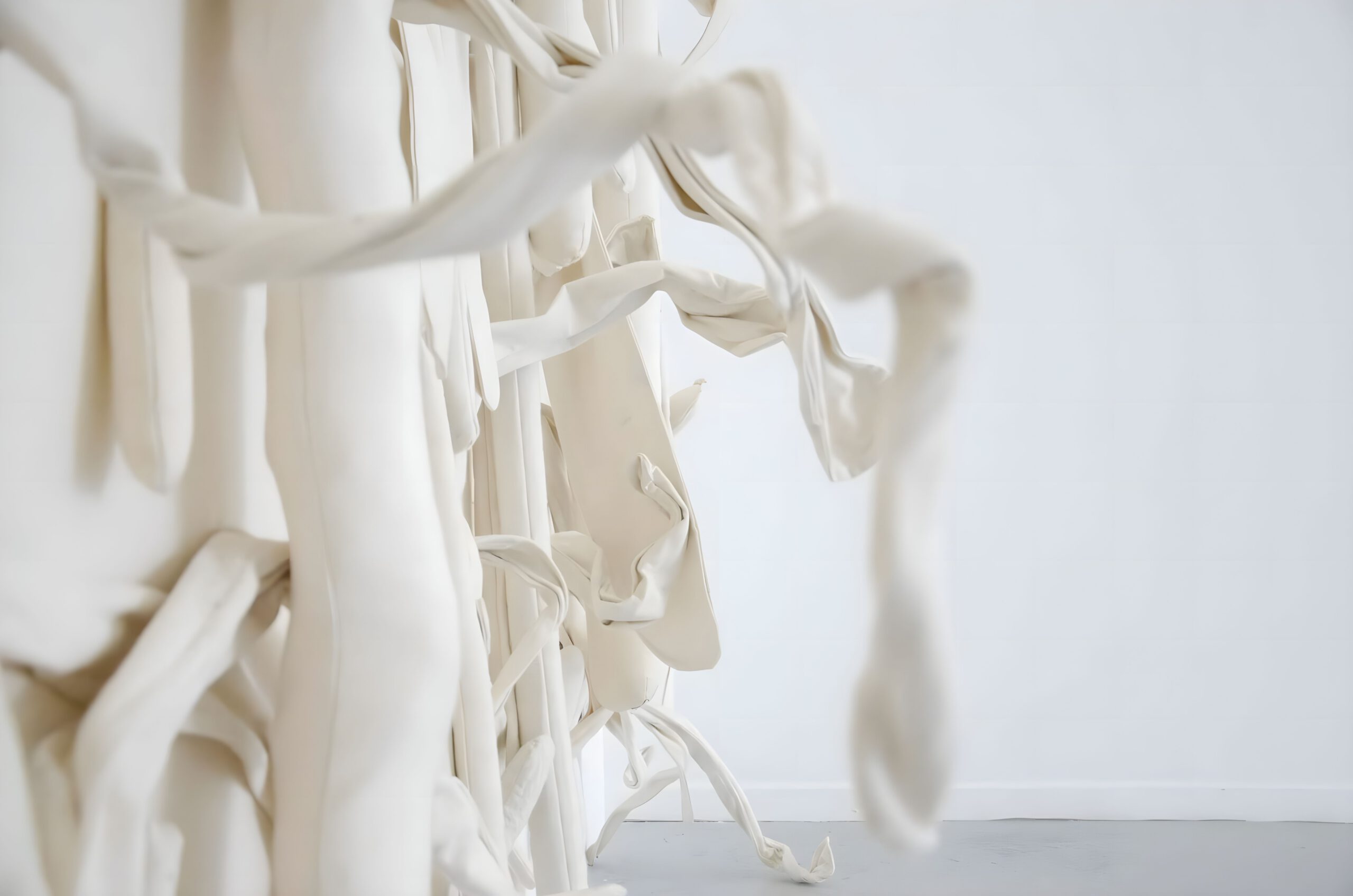 Obraz haptyczny- Wlekły, technika mieszana, 300×220cm, 2020