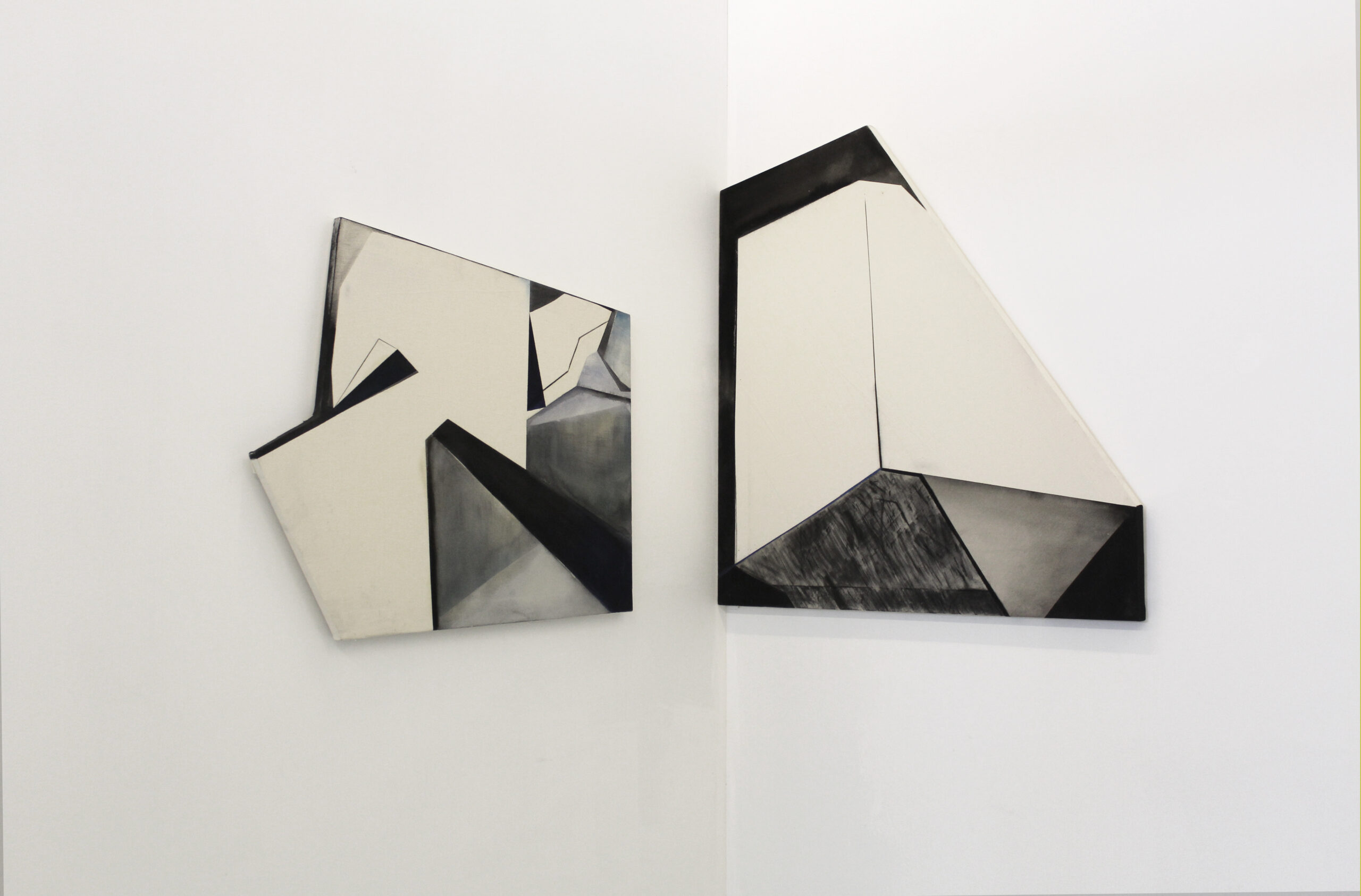 Wychodząc z ciemności, technika mieszana, 86x74cm, 2016 (lewy)
Wychodząc z ciemności, technika mieszana, 101x97cm, 2016 (prawy)